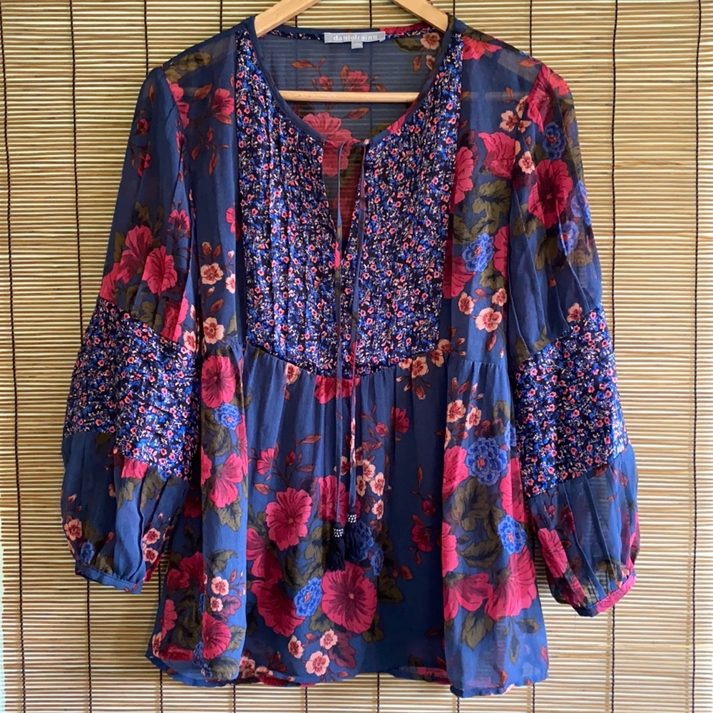 DanielRainn Peasant top
